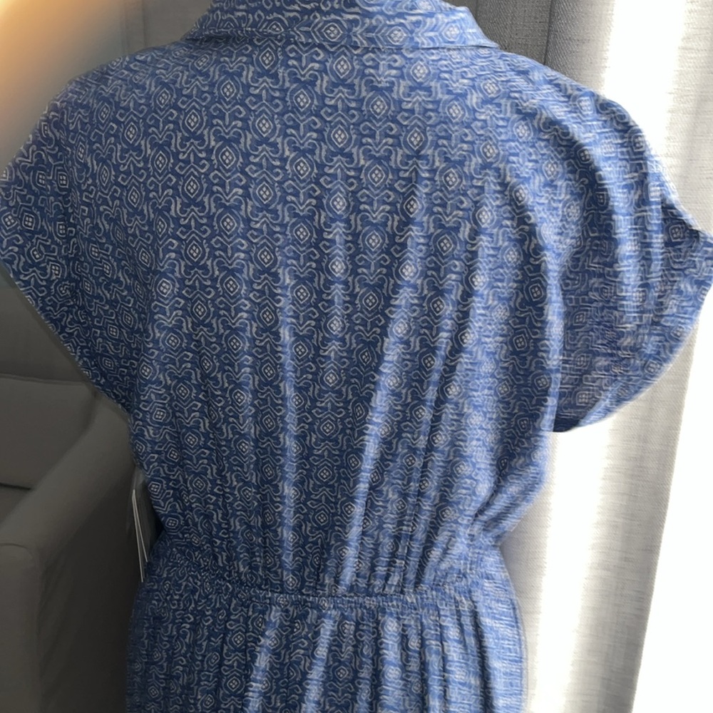 Blue Patterned Button-Up Dress made by Lucky brand size medium blue tile - Picture 7 of 17